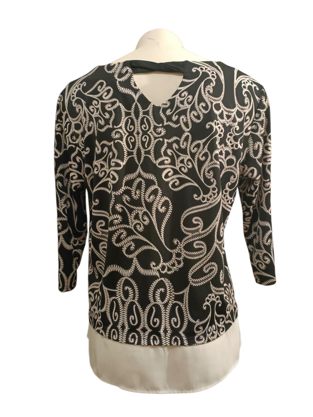 Blouse Noire et Blanche